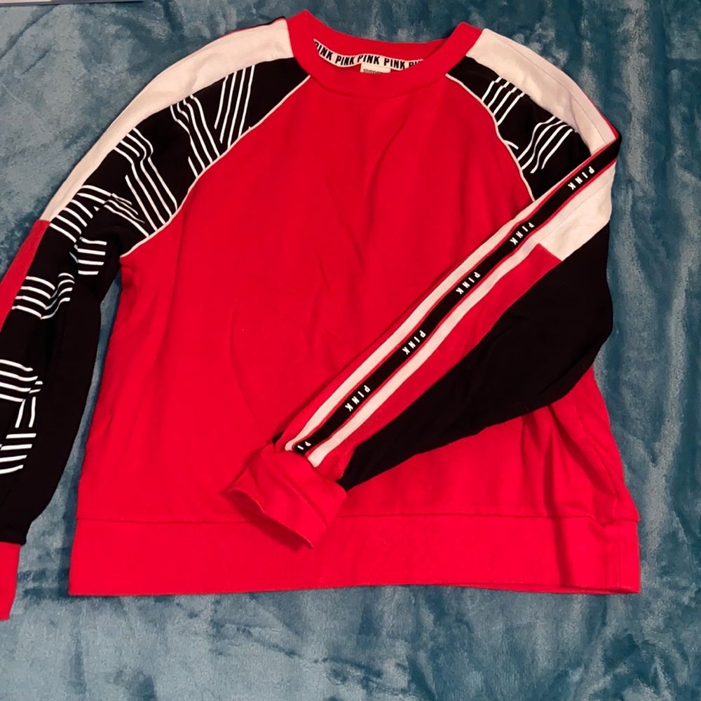 🚨PINK red crewneck size medium🚨